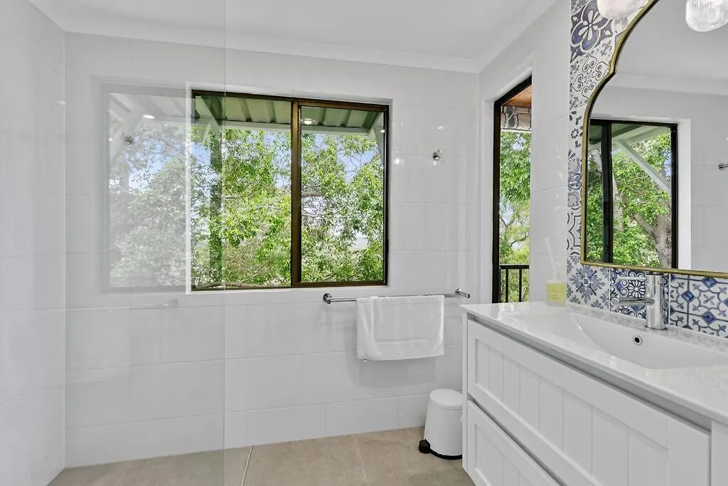 Holiday home Yarabin - Luxury Home With Ocean Views Point Lookout
