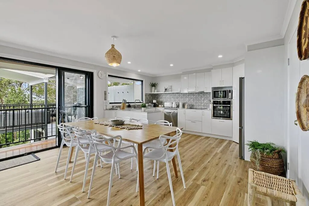 Yarabin - Luxury Home With Ocean Views Point Lookout